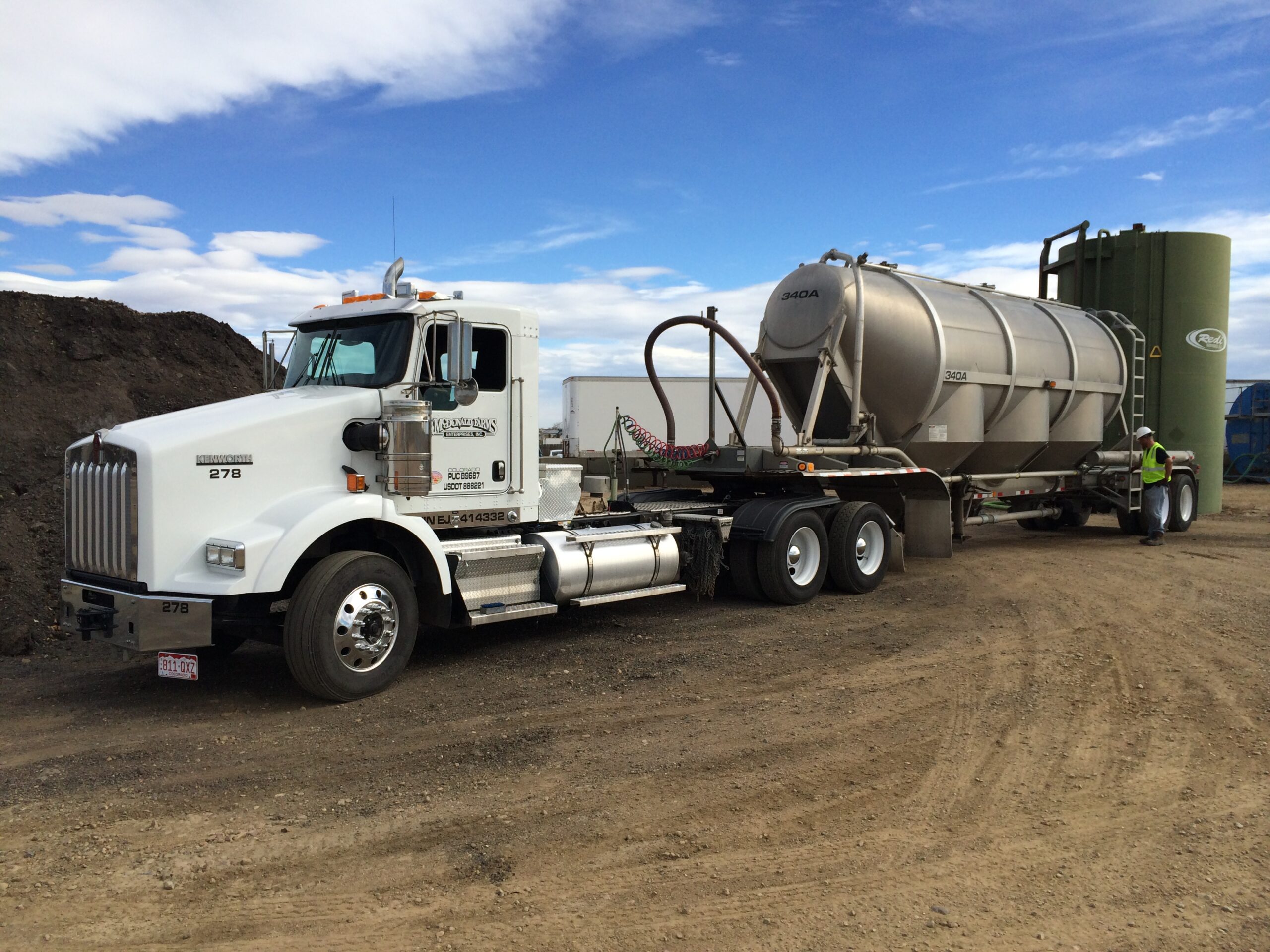 pneumatic vacuum truck